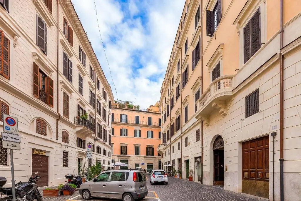 Pantheon Luxury House