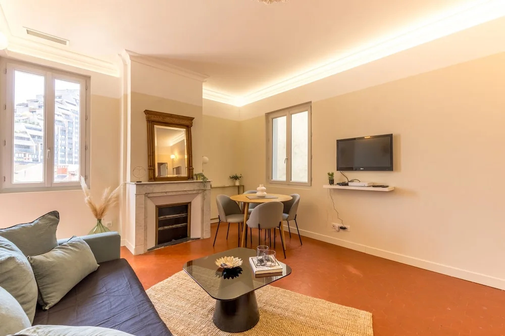 Voir la photo 4 — Suite Com die - Premi re Conciergerie