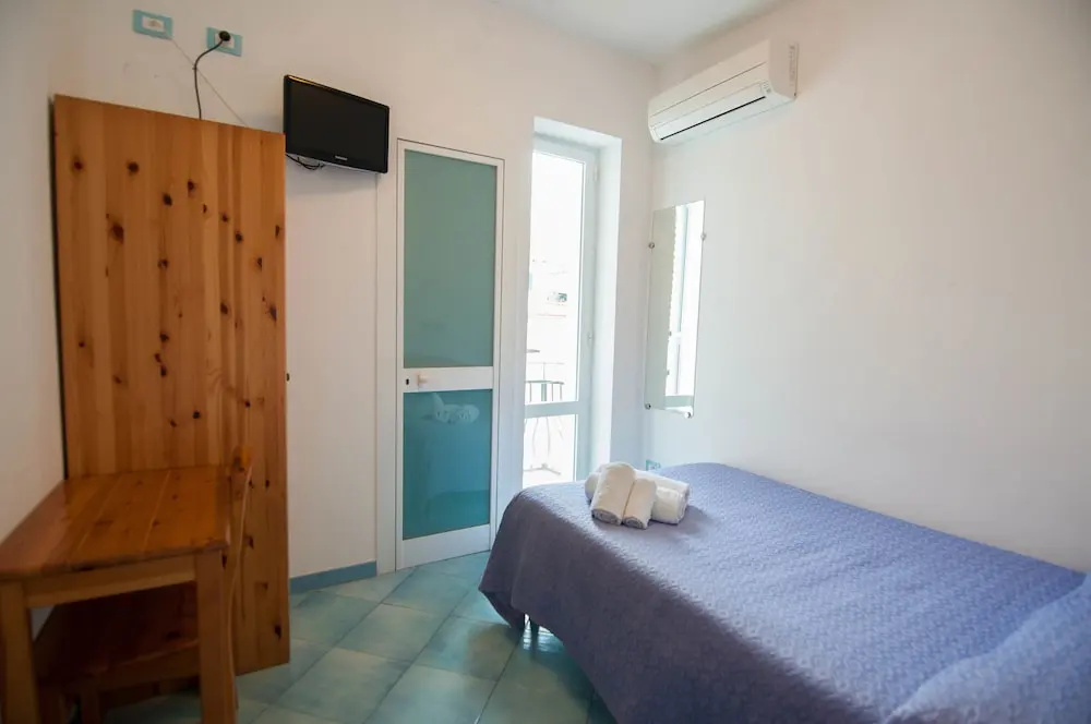 Standard Single room (single bed)