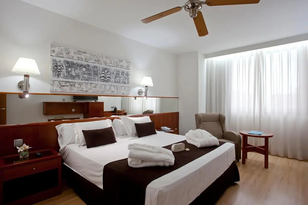 Ilunion Les Corts Spa Hotel - Chambres