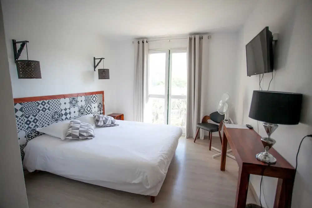 Standard Double room with pool view (full double bed)