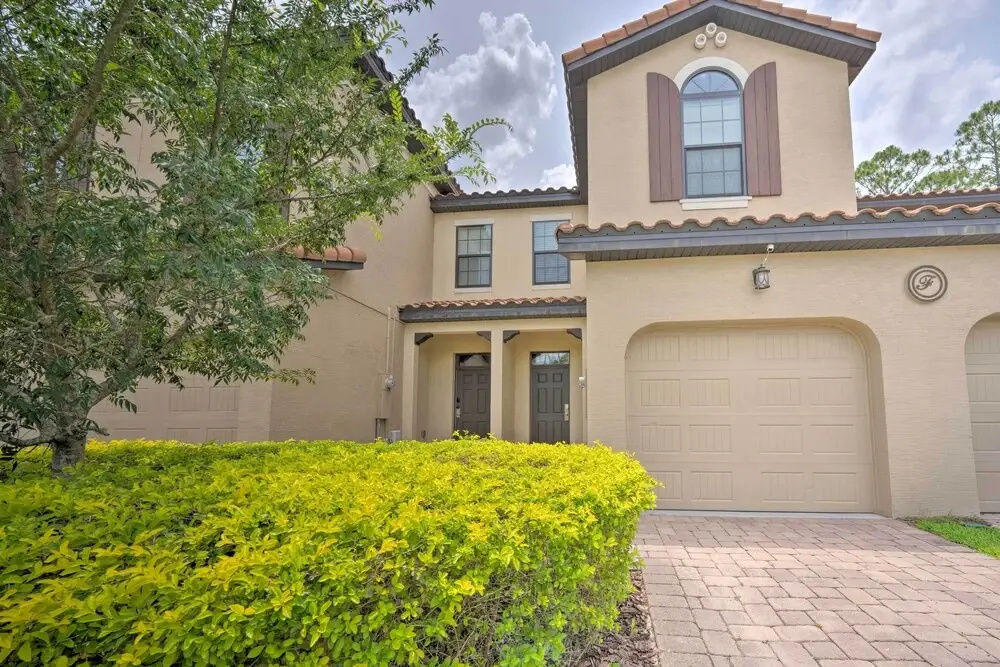 Near Golf & Shopping: Davenport Home w/ Yard
