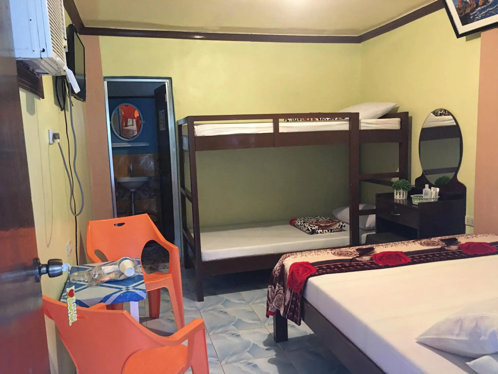 Economy Quadruple room
