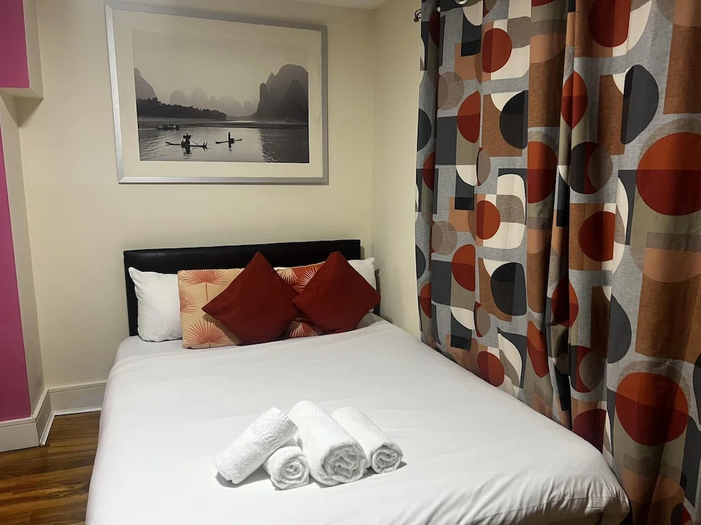 Deluxe 1-bed Apartment in Greenford