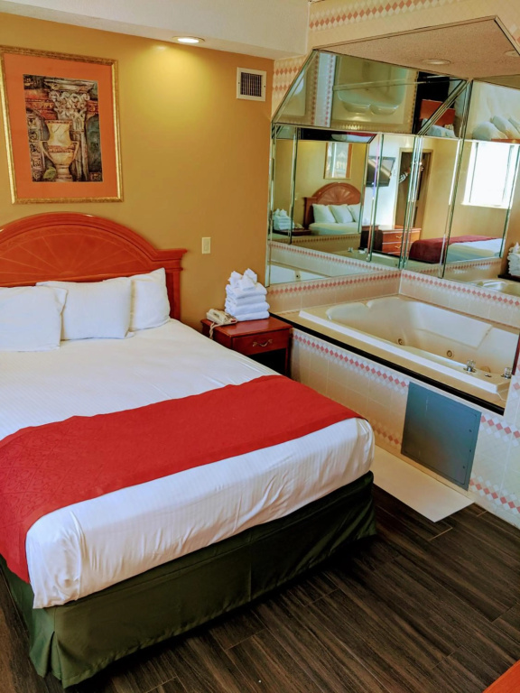 Jets Motor Inn — 3