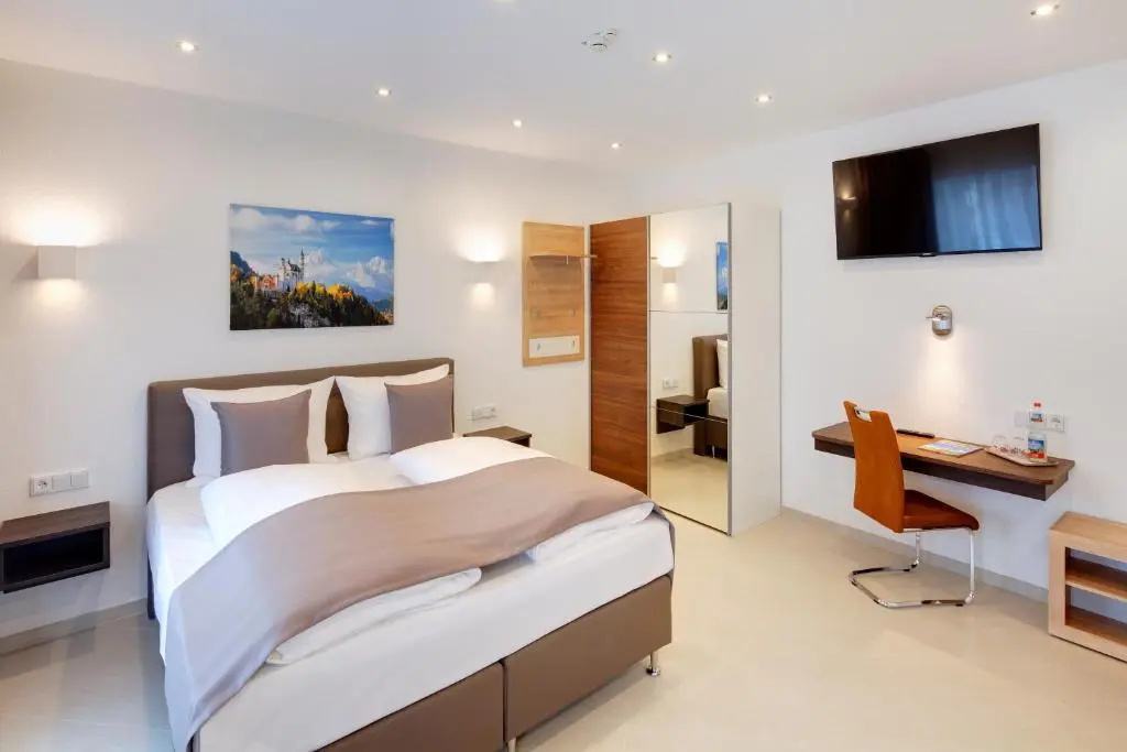 Standard Double room (full double bed)