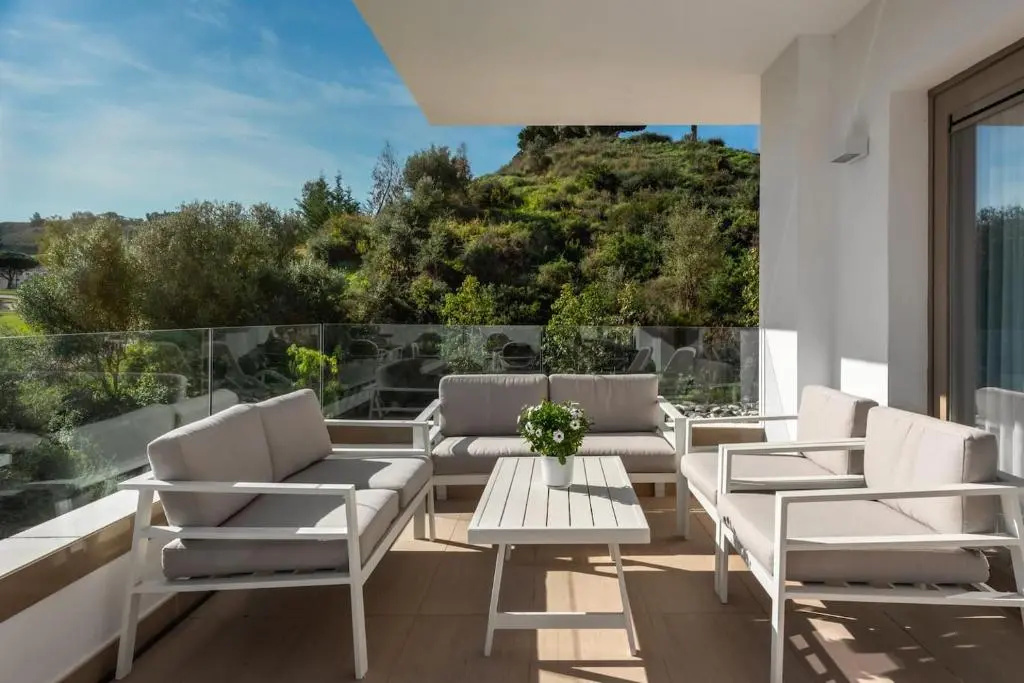 3BR Luxury Frontline Golf Elegant Corner apartment