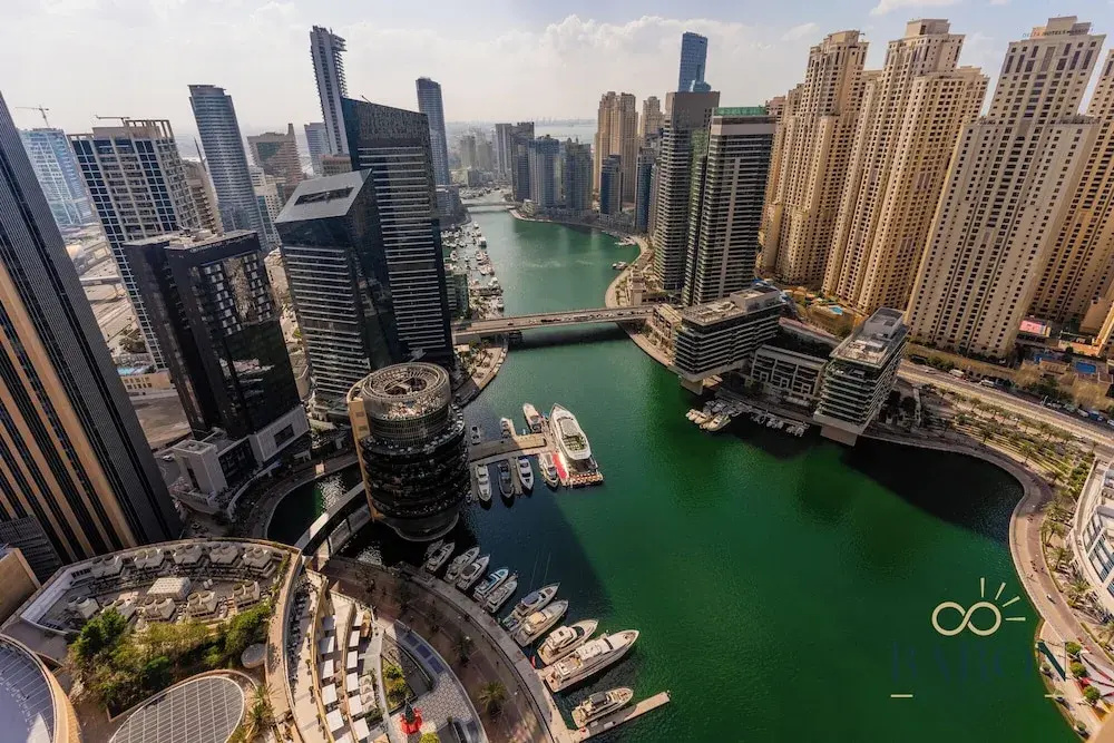 Amazing Studio, Address Marina.