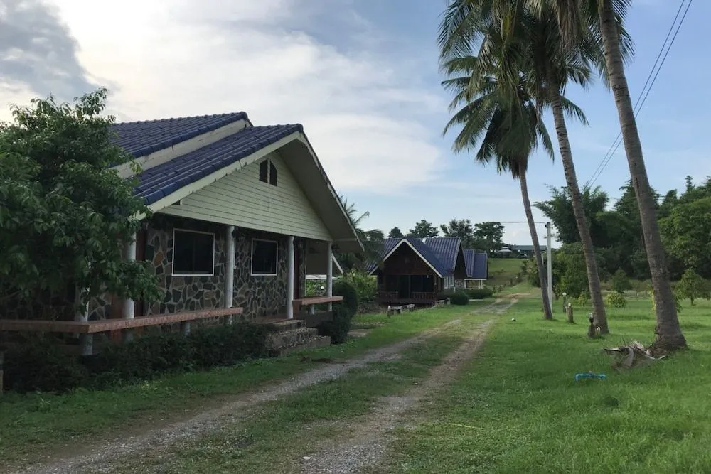 OYO 75380 Bannoichynum Resort Kanchanaburi
