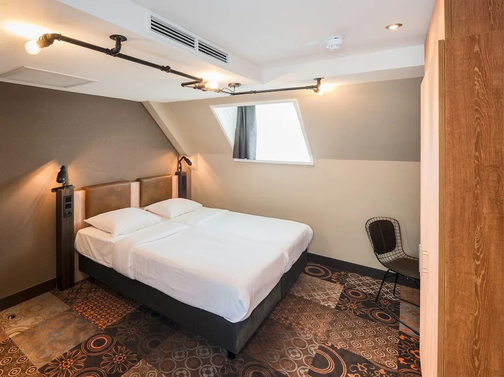Modern Double room (twin beds)