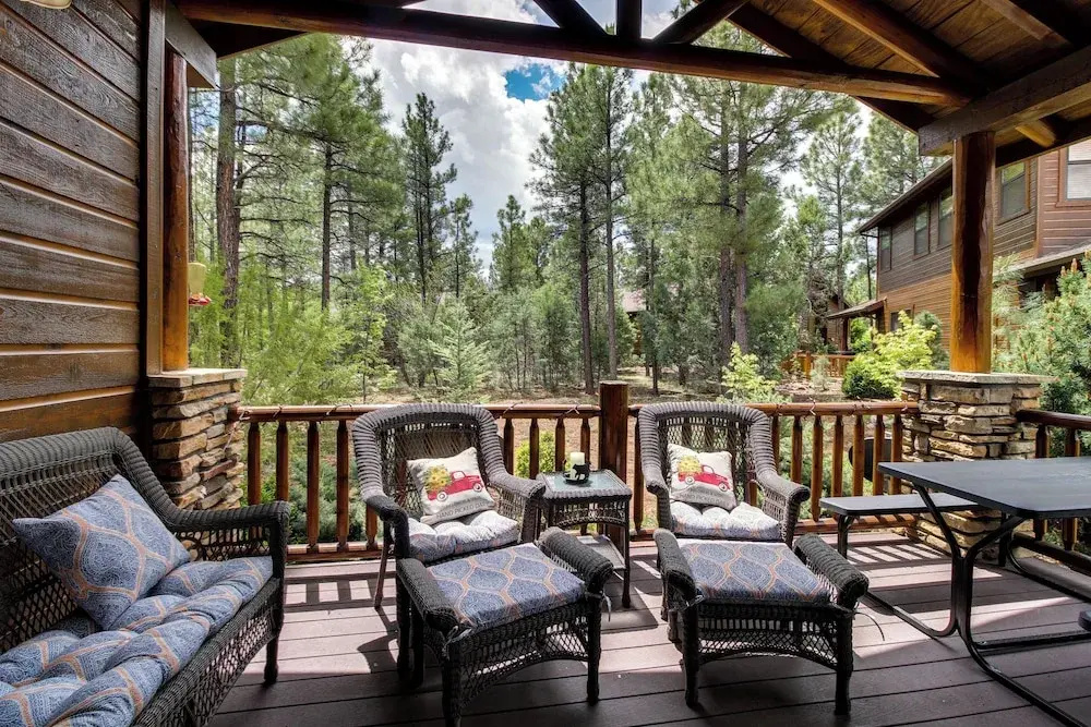 Fireside Comfort & Family Fun: Wooded Show Low Gem