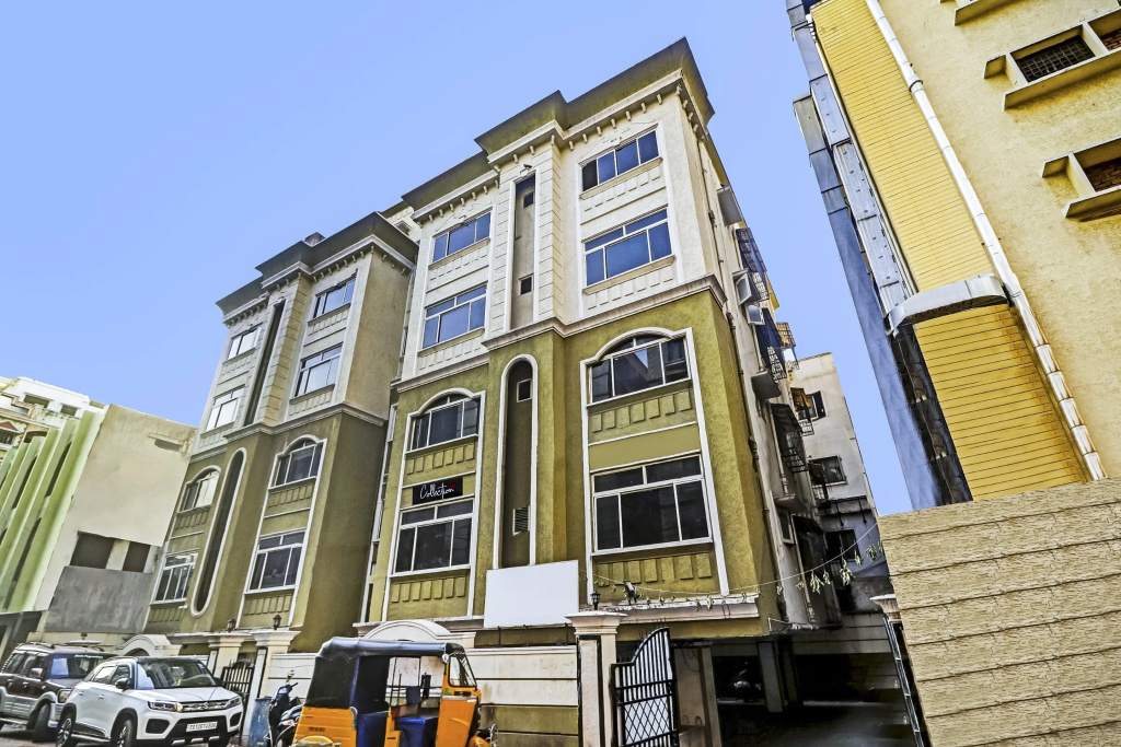 Capital O Samrat Palace Near Nampally Station