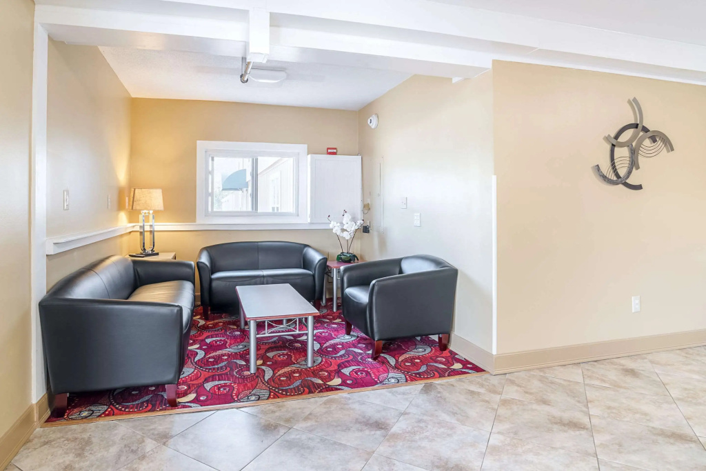 Lobby & Reception
