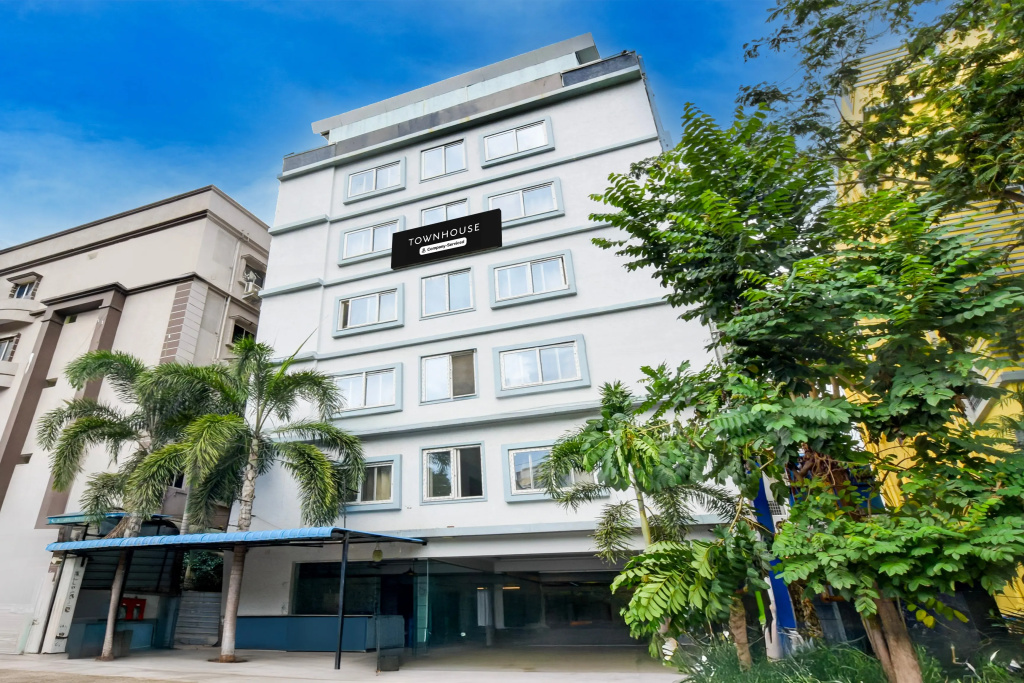 Oyo Townhouse 601 Halcyon Hi-Tec City Near Medicover Hospital