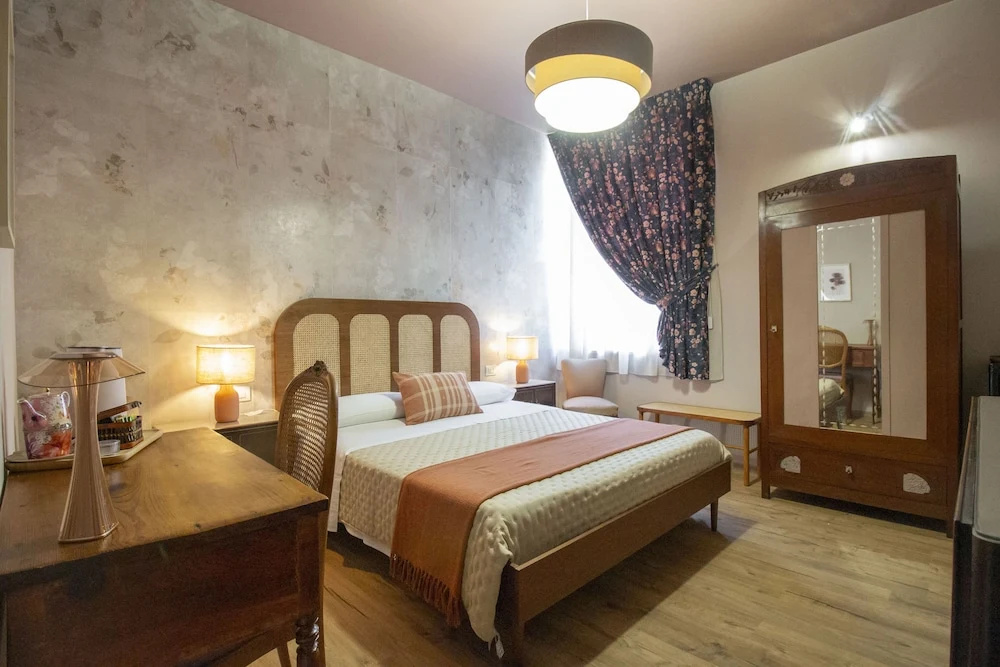 Standard Double room (full double bed)