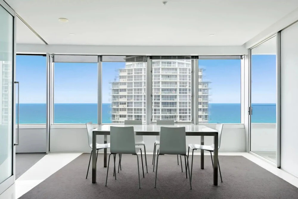 3 Bedroom Apartment With Breathtaking Views in Iconic Q1