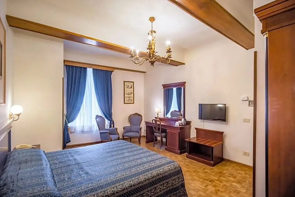 Standard Double room (full double bed)
