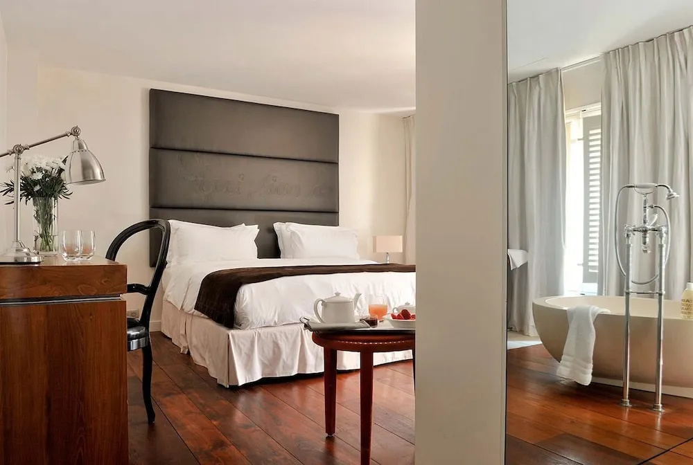 Premium room