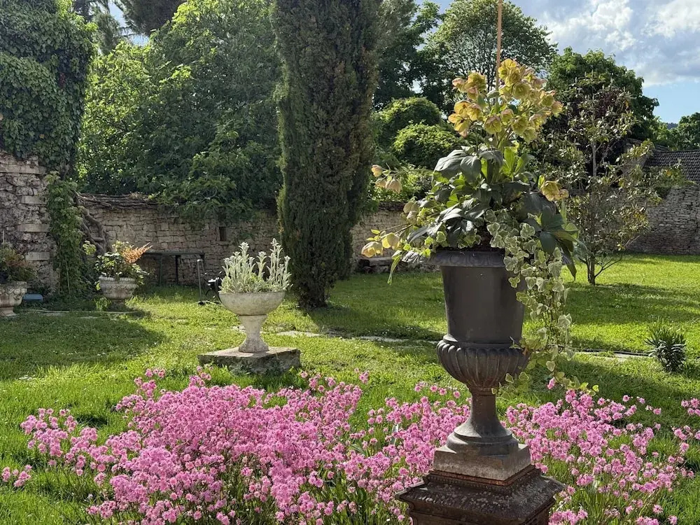 Voir la photo 3 — La Cour de Beaune