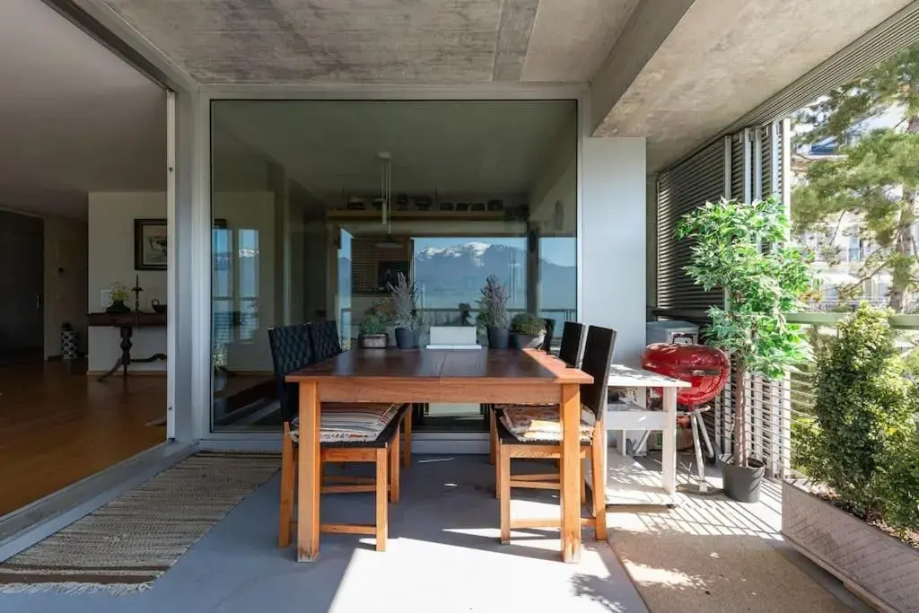 Lakeside Apartment with panoramic view on the lake