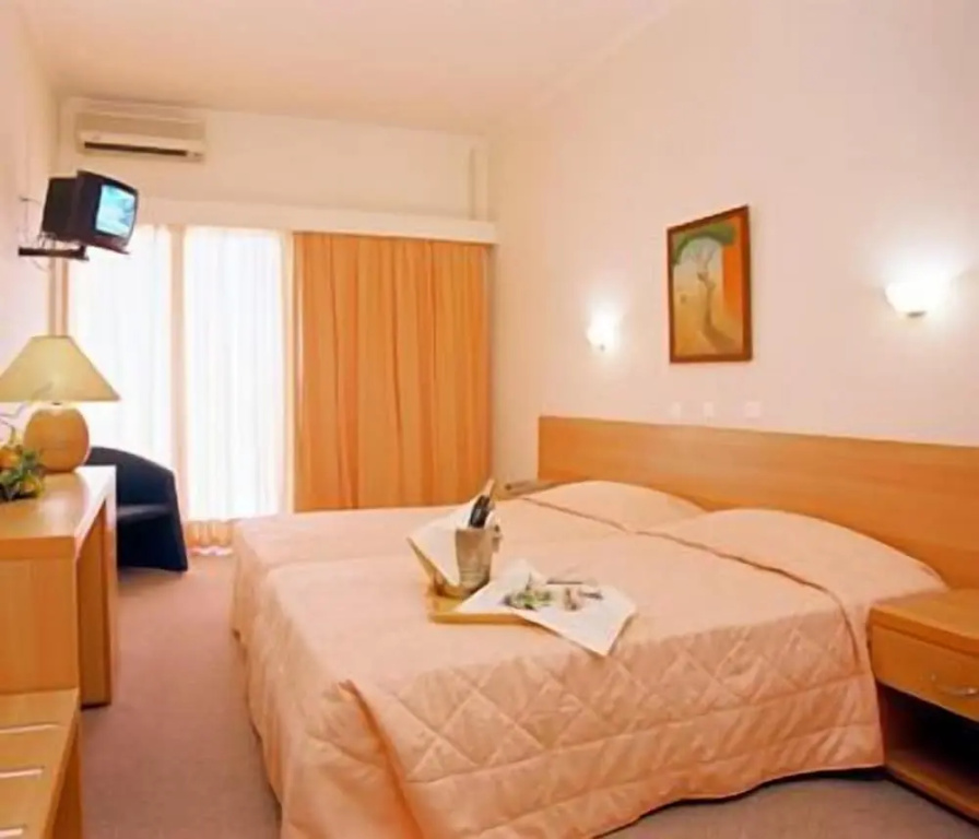 Standard Single room with balcony and with partial sea view