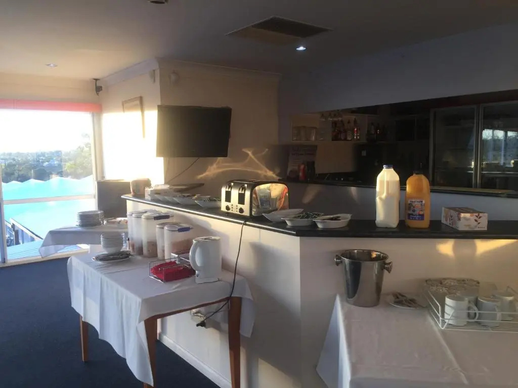 Deluxe Double room (full double bed)