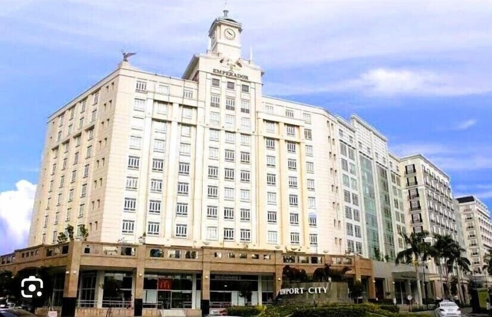 Henry & Adiche Emperador Building