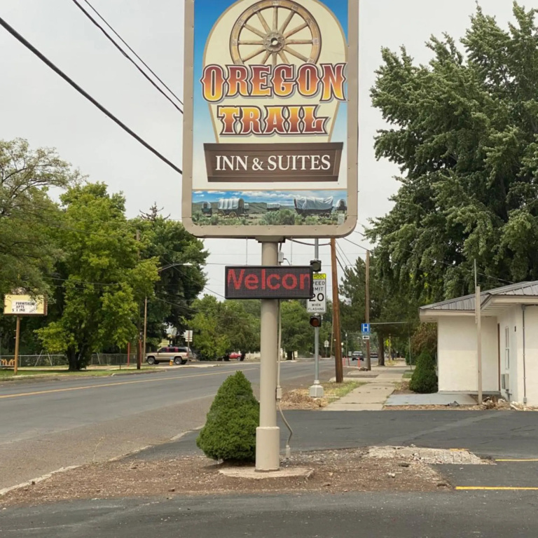 Oregon Trail Inn and Suites