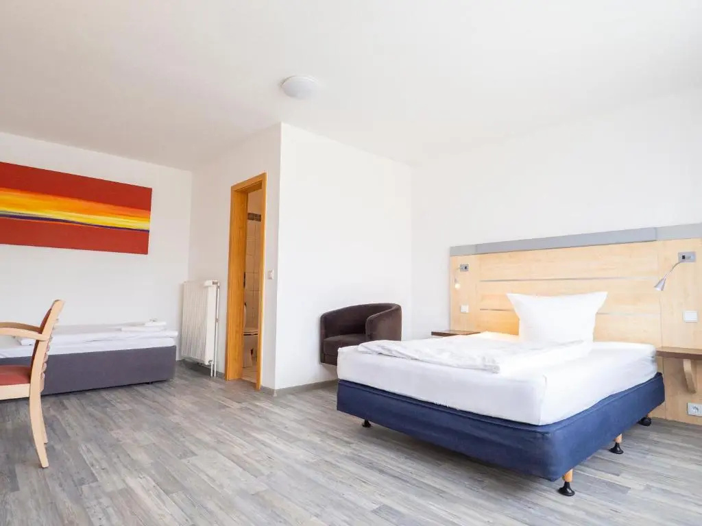 Standard Triple room