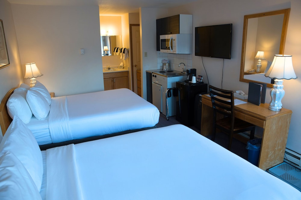 Standard Quadruple room with balcony