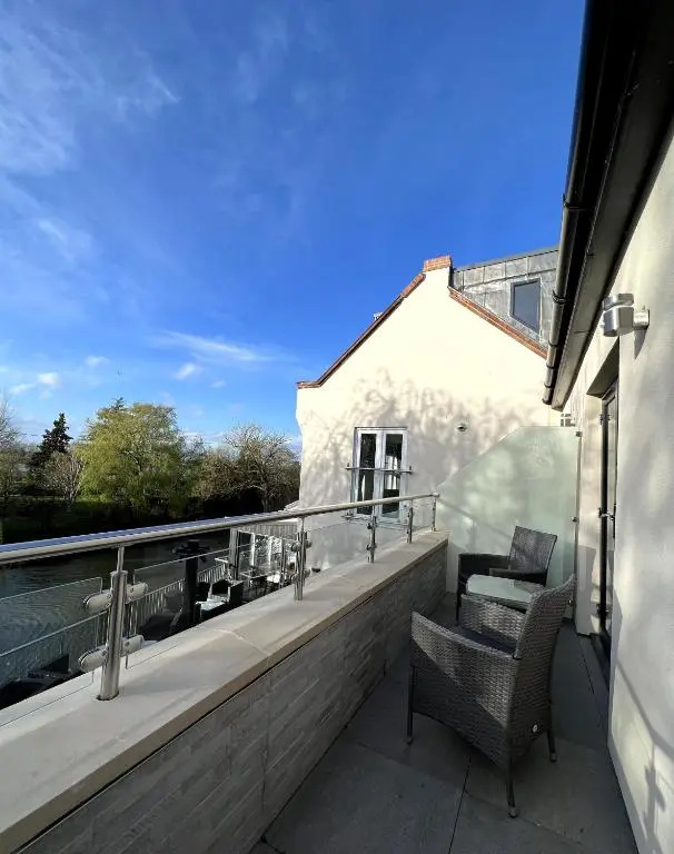 Deluxe Double room with balcony (full double bed)