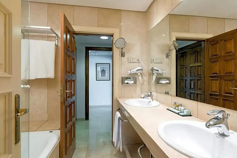 Parador De Cordoba - Chambres