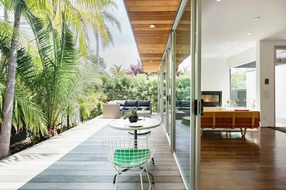 Venice Place - 1 BR Contemporary Guest House 100% Solar Border with Santa Monica