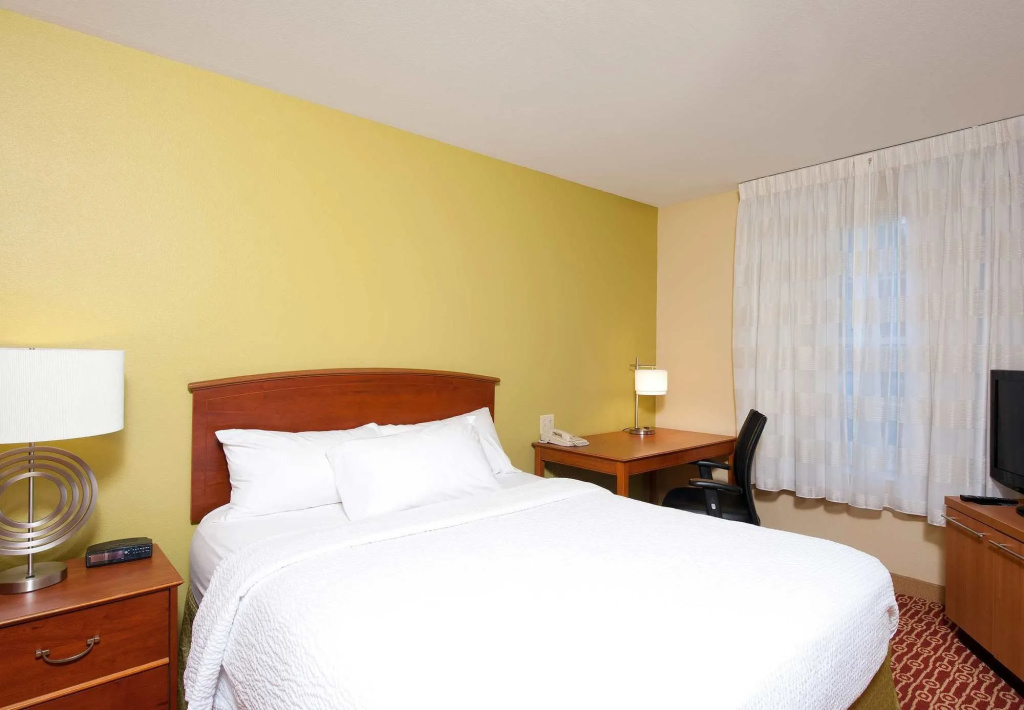 Towneplace Suites By Marriott Bloomington - фото 4