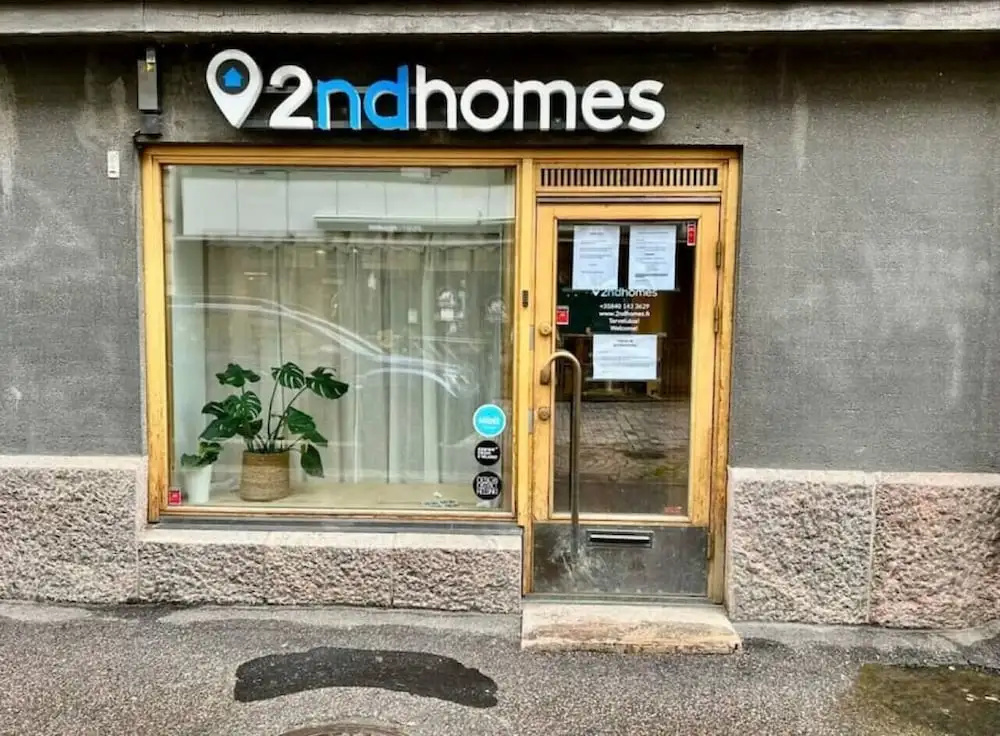 2ndhomes Central 1BR Top Floor Home