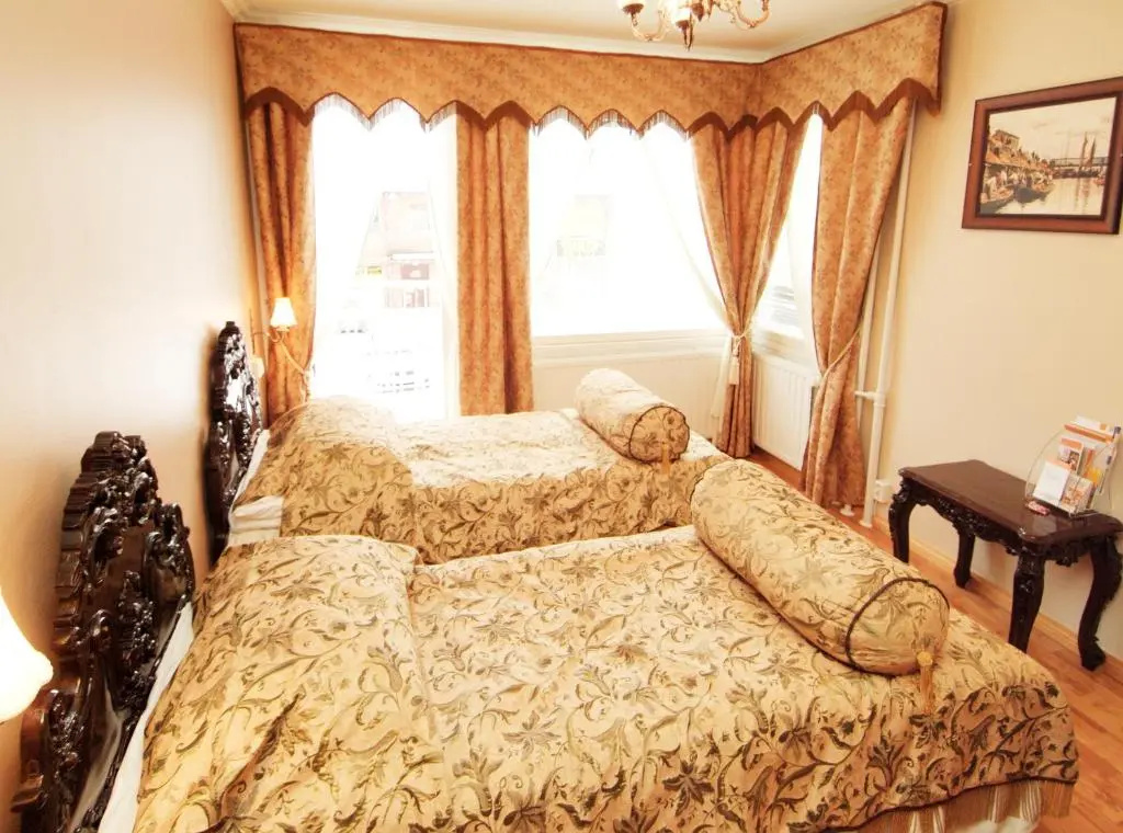 Standard Double room (twin beds)