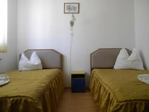 Hotel River