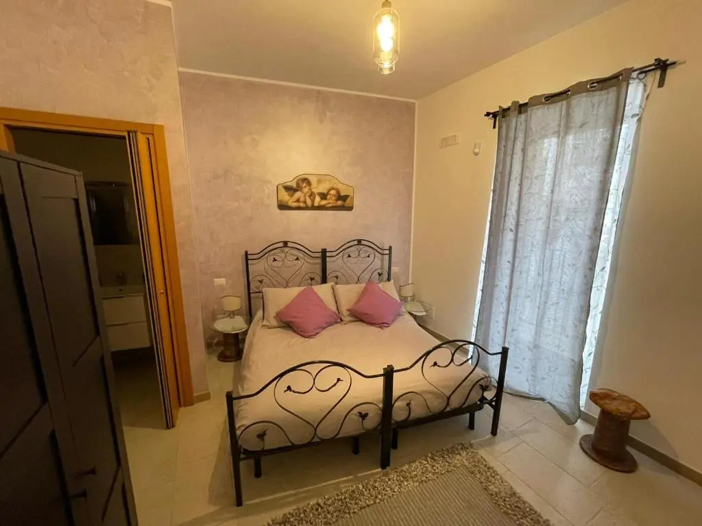 Standard Double room with balcony (full double bed)