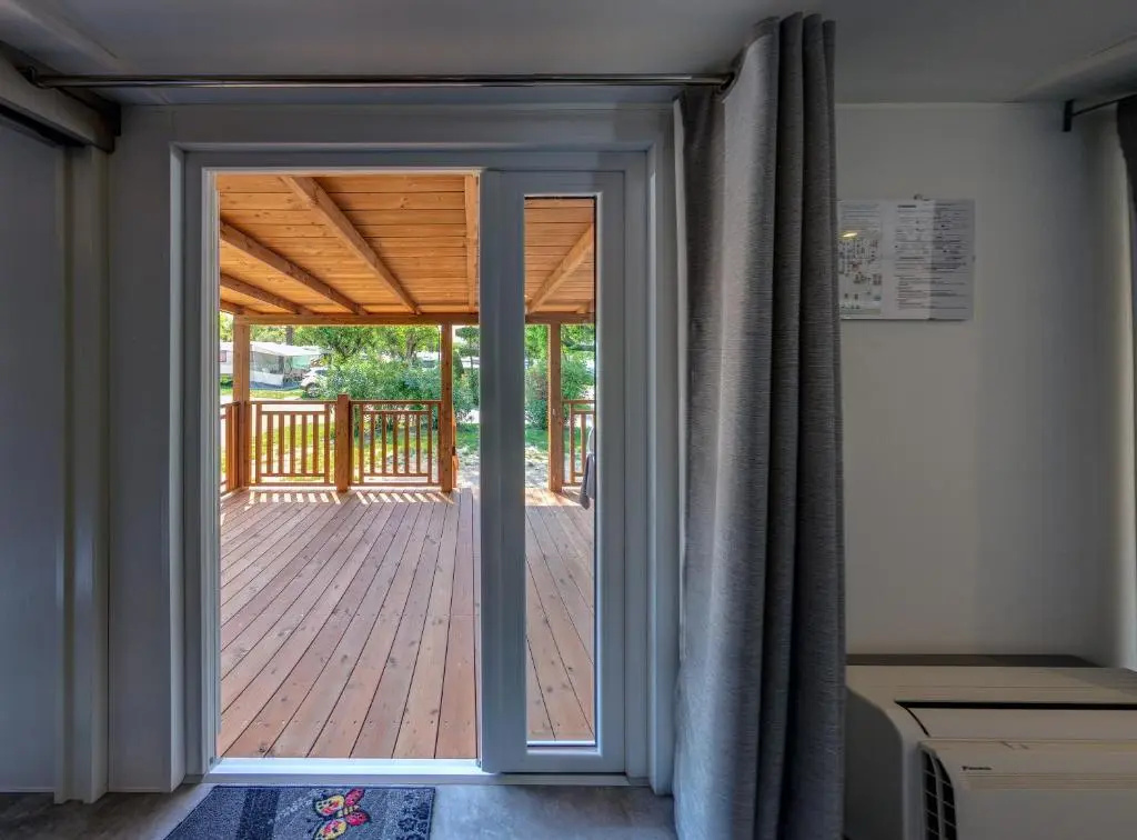 Standard room with partial view