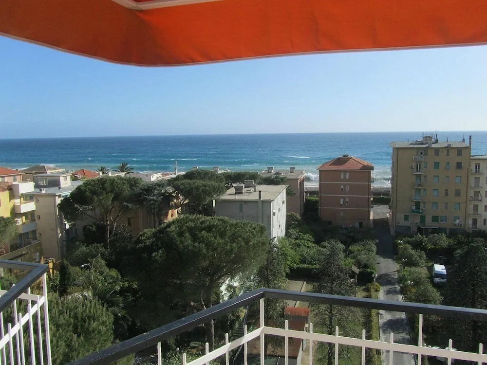 Superior Double room with balcony and with sea view full double bed