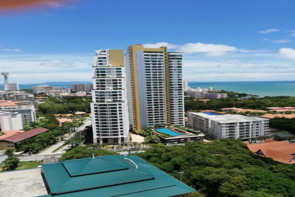 The Peak Towers sea view apartments, soi Kasetsin