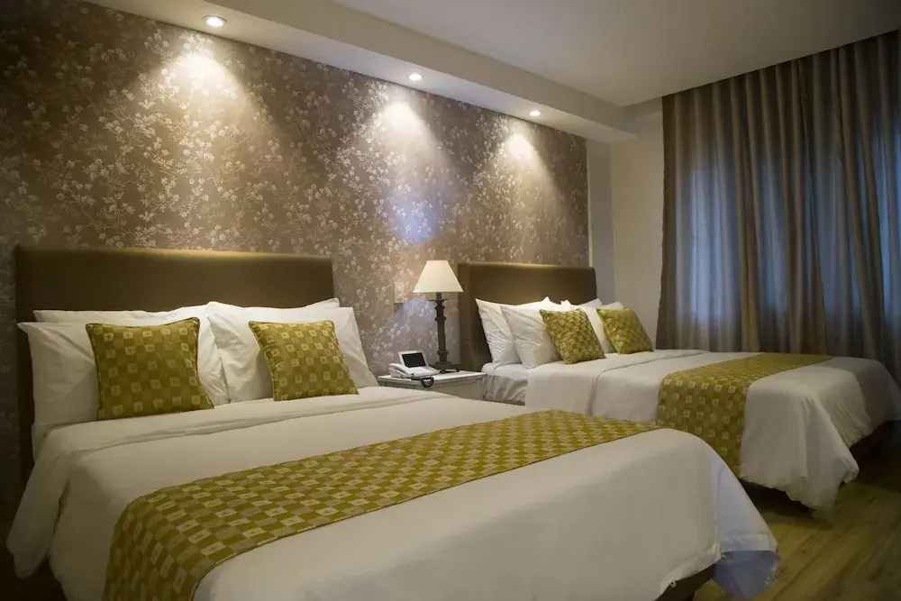 Deluxe Double room (full double bed)