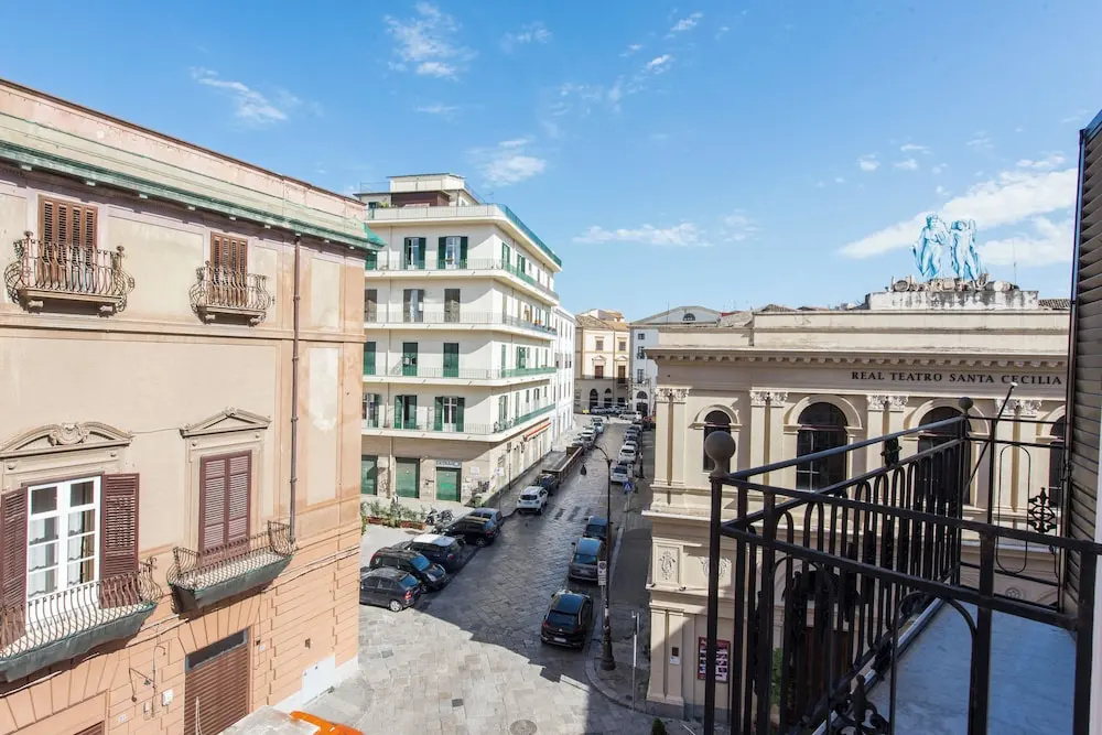 Santa Cecilia Luxury Apartments by Wonderful Italy