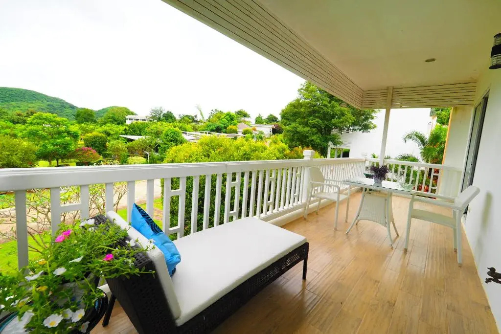 Superior Double room with mountain view (full double bed)