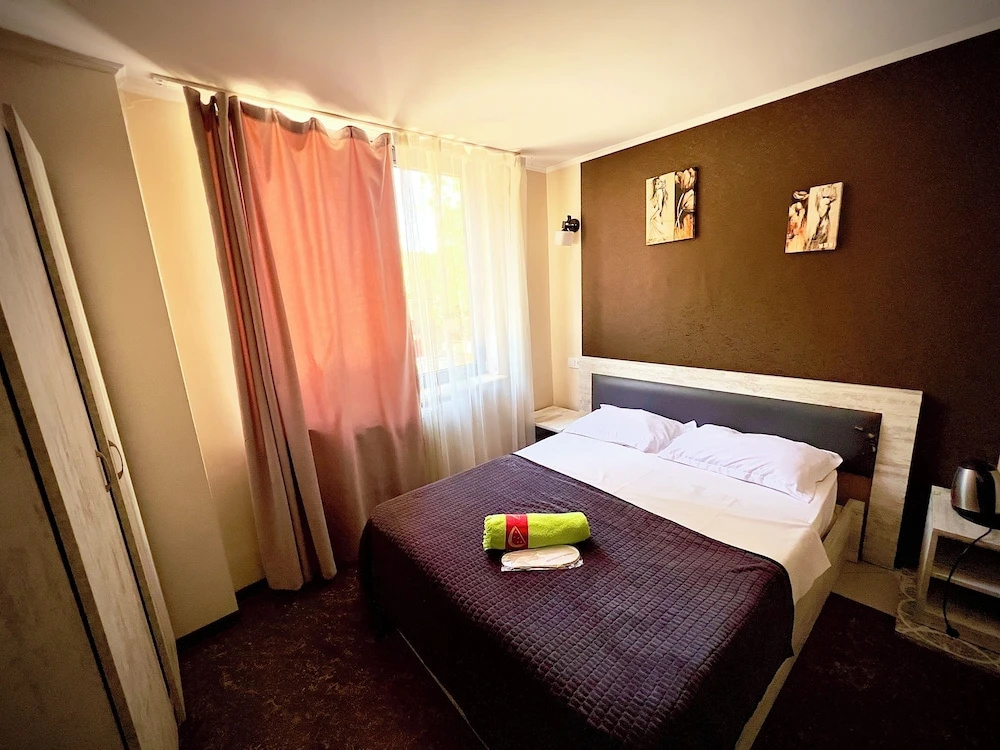 Standard Double room (full double bed)