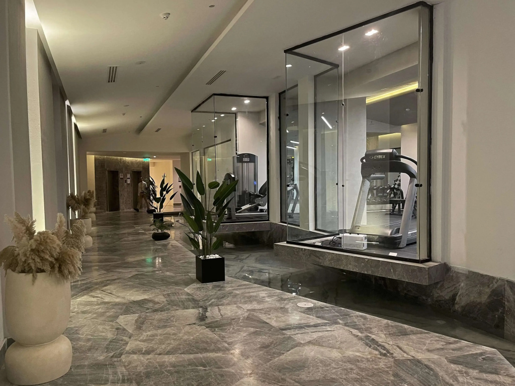 Lobby & Reception