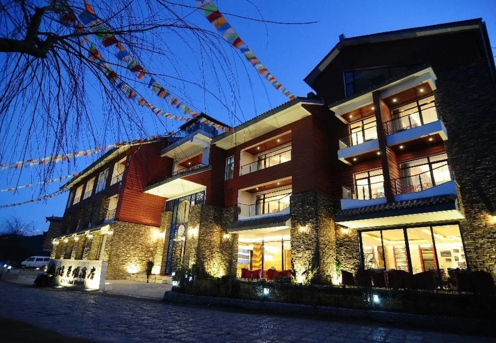 Lugu Lake Manidui Hotel