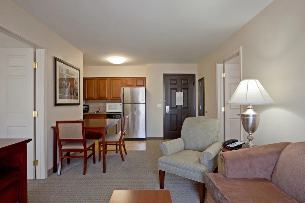 Staybridge Suites Palmdale by IHG - Chambres