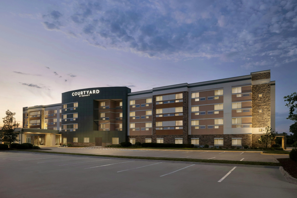 Courtyard by Marriott Omaha Bellevue Beardmore Event Center