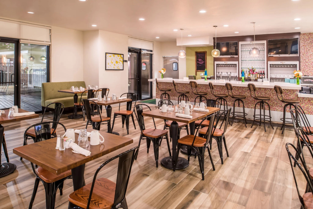 Holiday Inn & Suites Dallas-Addison by IHG - Général